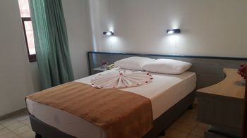 Midi Hotel Αλάνια Εξωτερικό φωτογραφία
