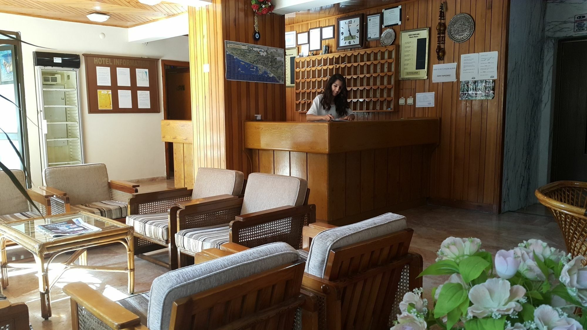 Midi Hotel Αλάνια Εξωτερικό φωτογραφία